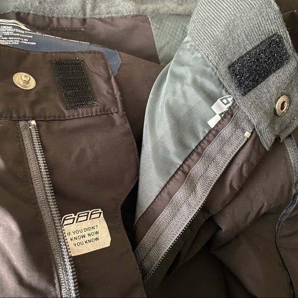 686 ‘Chino’ Snow pant - Picture 7 of 14